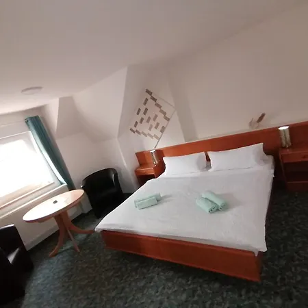 Domstadt Apartment *
